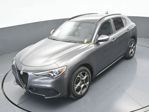 Used 2023 Alfa Romeo Stelvio Sprint image 49
