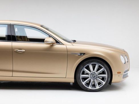 Used 2015 Bentley Flying Spur W12 image 23