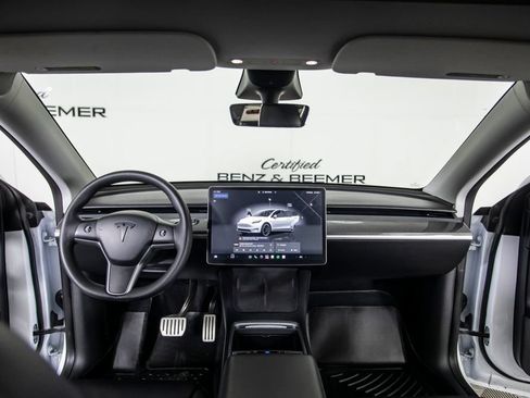 Used 2022 Tesla Model Y Performance AWD/4WD image 22