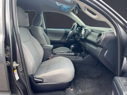 Used 2020 Toyota Tacoma SR AWD/4WD image 15