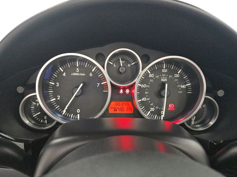 Used 2006 MAZDA MX-5 Miata Sport w/ Suspension Pkg image 13