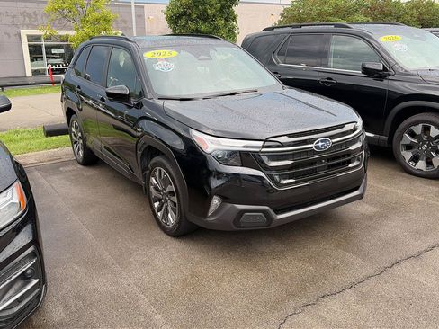 Used 2025 Subaru Forester Touring w/ Popular Package - Touring AWD/4WD image 10