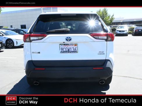 Used 2022 Toyota RAV4 XLE AWD/4WD image 6