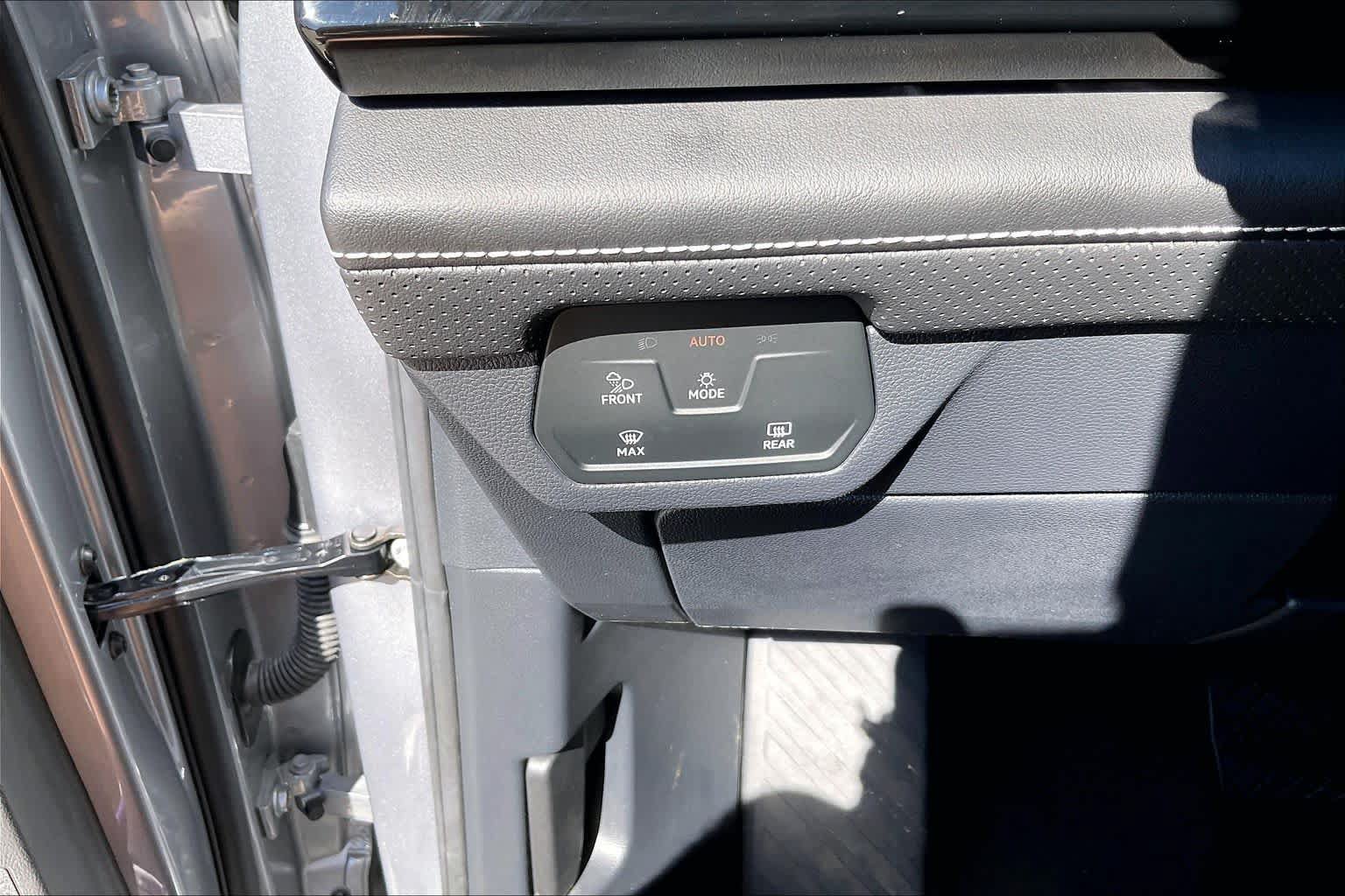 Used 2026 Volkswagen Atlas SE FWD image 33