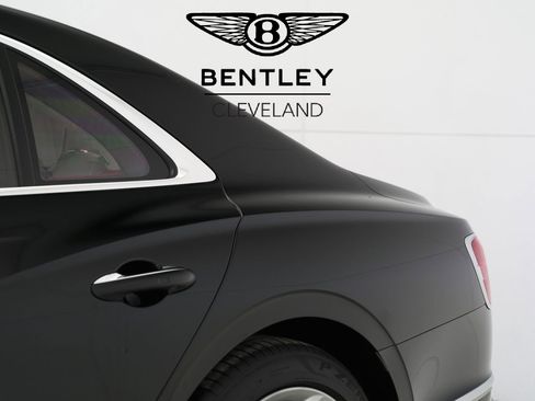 Used 2023 Bentley Flying Spur V8 image 28