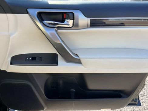 Used 2023 Lexus GX 460 Premium AWD/4WD image 29
