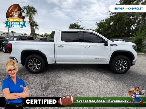Used 2022 GMC Sierra 1500 SLT w/ X31 Off-Road Package AWD/4WD image 8