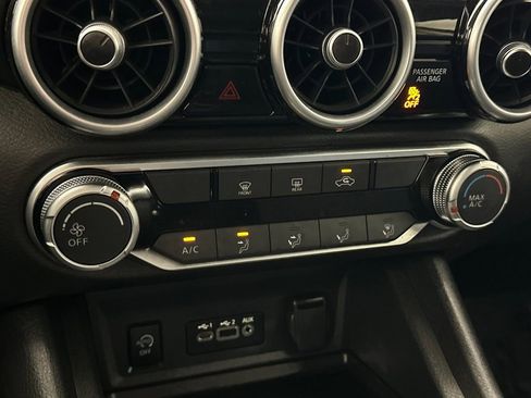 Used 2024 Nissan Sentra SV FWD image 18
