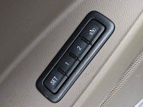Used 2015 GMC Yukon XL SLT w/ Open Road Package RWD image 4