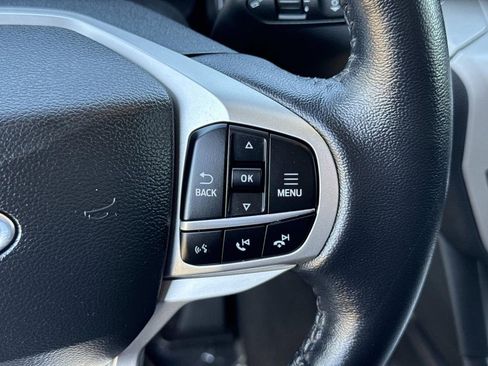 Used 2023 Ford Explorer XLT image 11