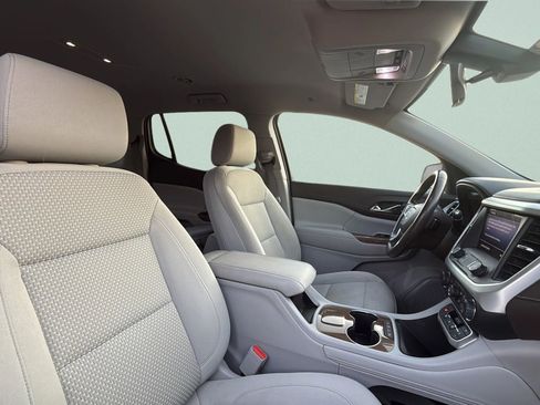 Used 2020 GMC Acadia SLE w/ LPO, Floor Liner Package FWD image 10