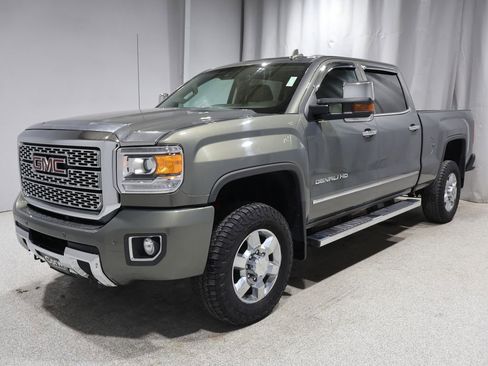 Used 2018 GMC Sierra 3500 Denali w/ Suspension Package, Off-Road image 7