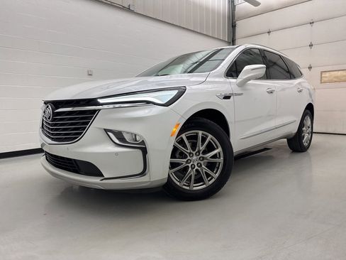 Used 2023 Buick Enclave Essence w/ Experience Buick Package image 13