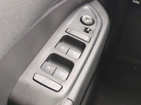 New 2026 Hyundai Venue SE FWD image 19