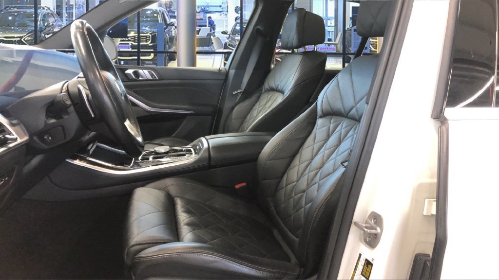 Used 2024 BMW X5 xDrive50e AWD/4WD image 15
