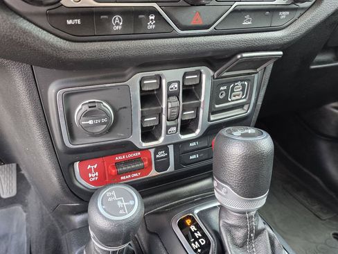 Certified 2025 Jeep Wrangler Unlimited Sport AWD/4WD image 21
