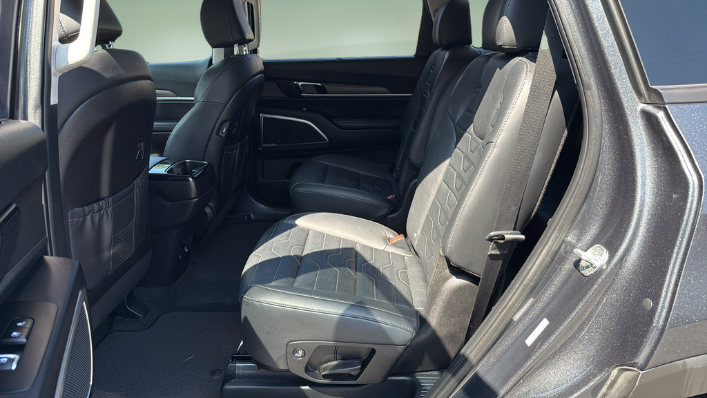 Used 2021 Kia Telluride SX w/ SX Prestige Package AWD/4WD image 16