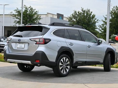 New 2025 Subaru Outback Limited image 3