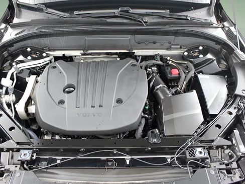 Certified 2023 Volvo XC60 B5 Ultimate w/ Climate Package image 26