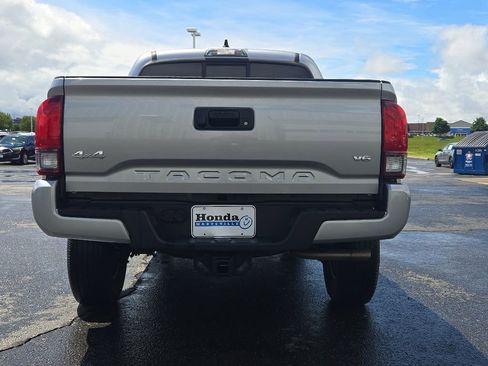 Used 2023 Toyota Tacoma SR AWD/4WD image 4