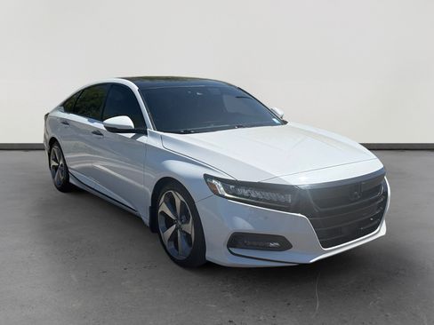 Used 2018 Honda Accord Touring image 7