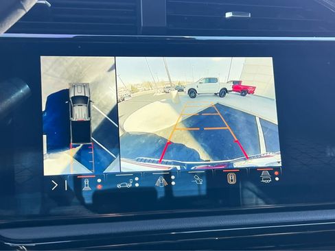 Used 2025 GMC Sierra 3500 AT4 w/ AT4 Premium Plus Package image 36