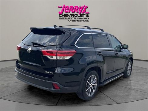 Used 2018 Toyota Highlander XLE image 5