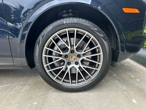 Certified 2023 Porsche Cayenne image 15