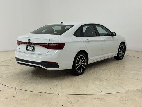 Used 2025 Volkswagen Jetta Sport FWD image 9