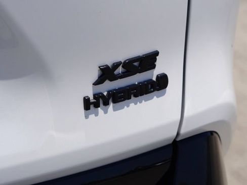 Used 2023 Toyota RAV4 XSE AWD/4WD image 10
