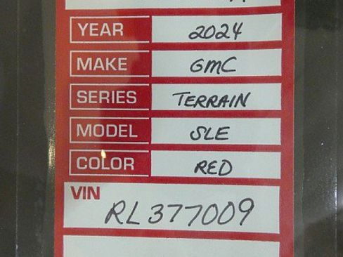 Used 2024 GMC Terrain SLE image 27