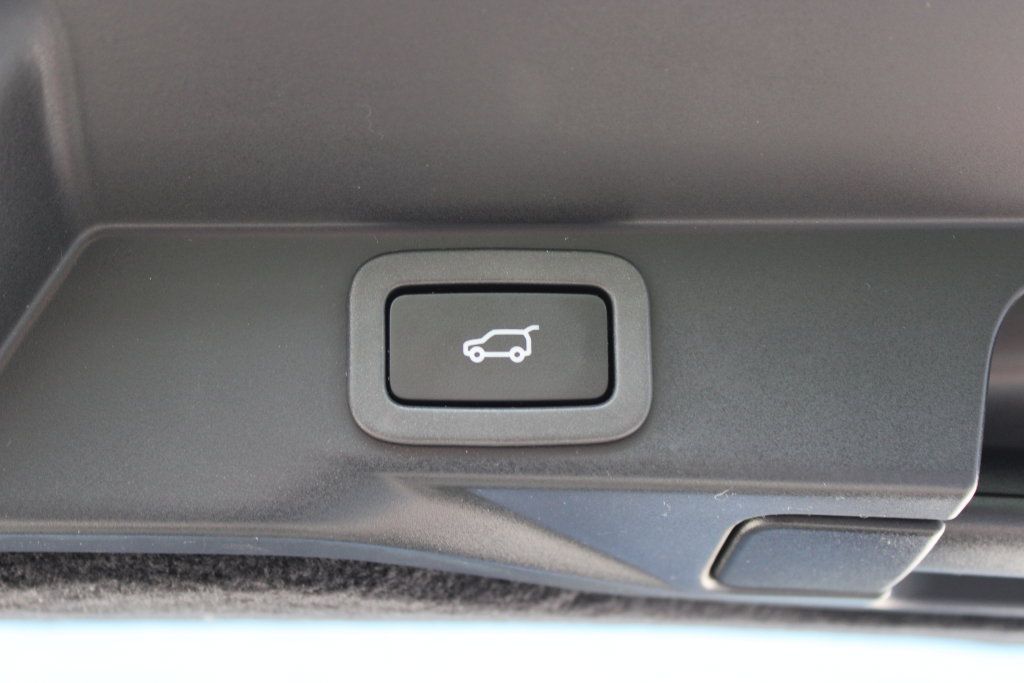 Used 2020 Land Rover Range Rover Sport HST AWD/4WD image 9