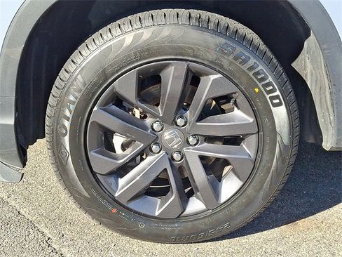 Certified 2024 Honda Ridgeline Sport image 8