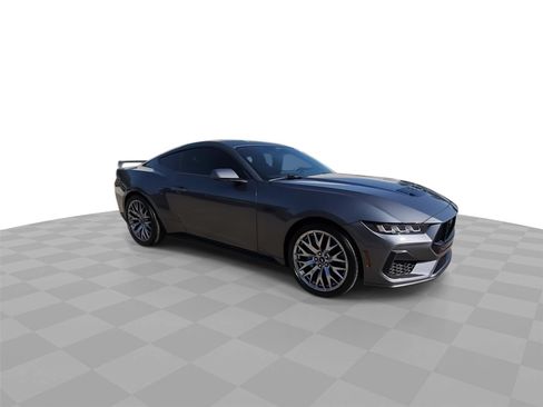 Used 2024 Ford Mustang GT RWD image 2
