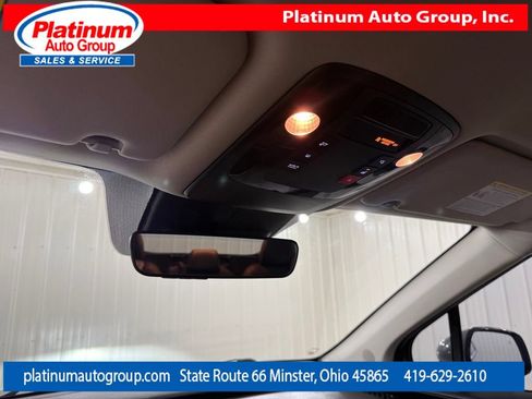 Used 2023 Kia Carnival EX FWD image 25