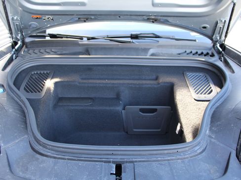 Certified 2024 Porsche Macan 4 Electric image 24