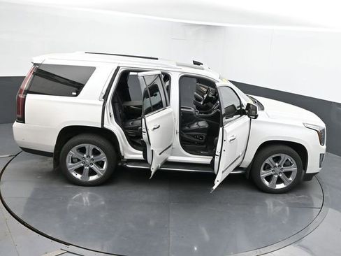 Used 2017 Cadillac Escalade Luxury AWD/4WD image 47