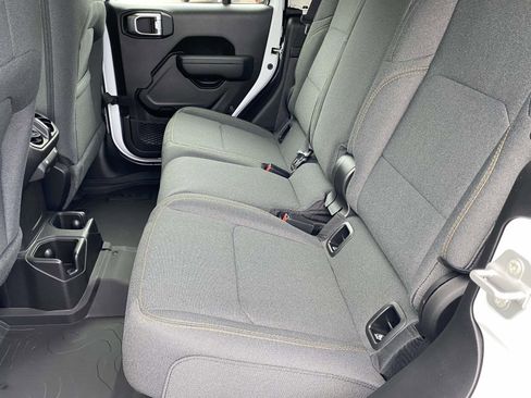 New 2025 Jeep Gladiator Sport image 13