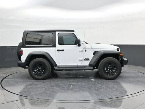 Used 2023 Jeep Wrangler Sport image 9