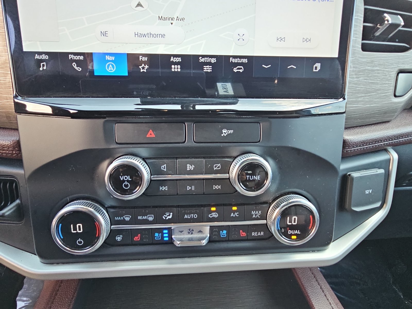Used 2022 Ford Expedition Limited AWD/4WD image 24