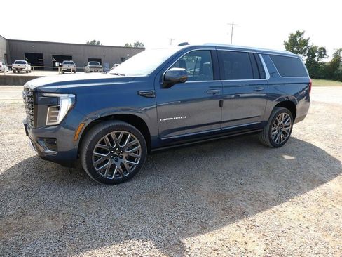 New 2026 GMC Yukon XL Denali Ultimate AWD/4WD image 7