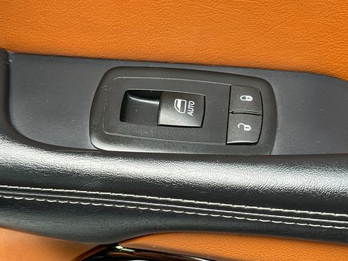 Used 2015 Dodge Challenger SRT Hellcat image 21