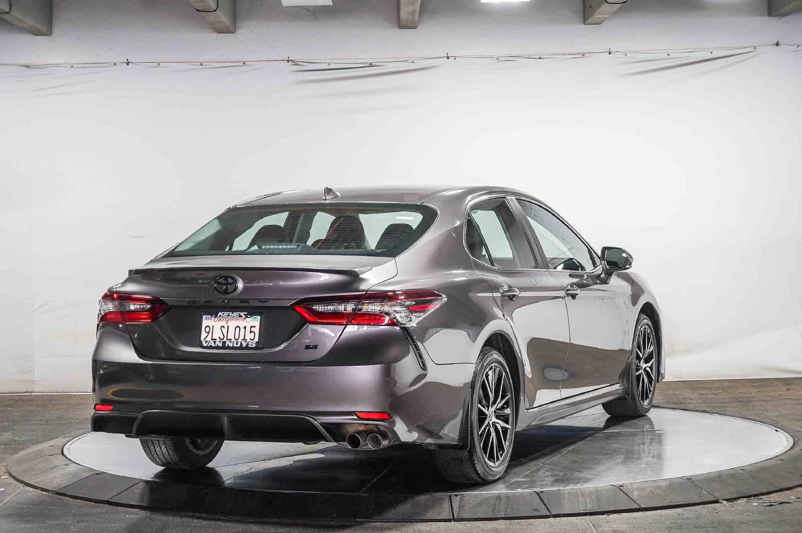 Used 2024 Toyota Camry SE w/ Blackout Package (TMS) FWD image 4