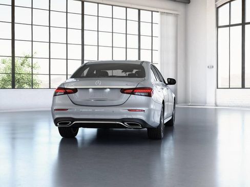 Certified 2022 Mercedes-Benz E 350 4MATIC Sedan image 25