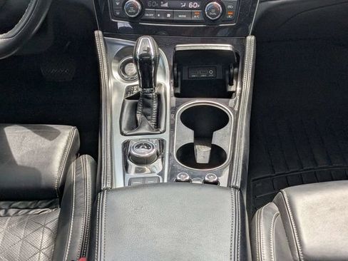 Used 2017 Nissan Maxima Platinum FWD image 18