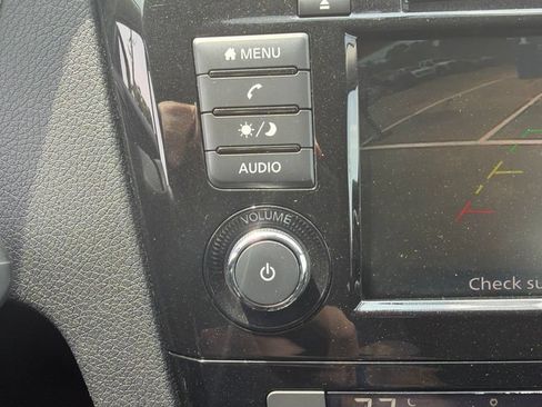 Used 2020 Nissan Rogue S AWD/4WD image 21