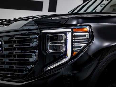 Used 2023 GMC Sierra 1500 Denali Ultimate AWD/4WD image 16