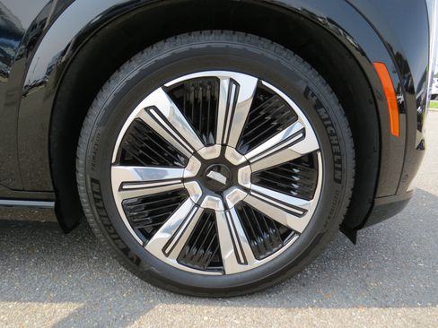 New 2025 Cadillac Escalade IQ Luxury 1 w/ Smart Trailering package image 10