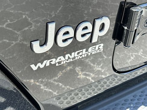 Used 2022 Jeep Wrangler Unlimited Sahara w/ Cold Weather Group image 32