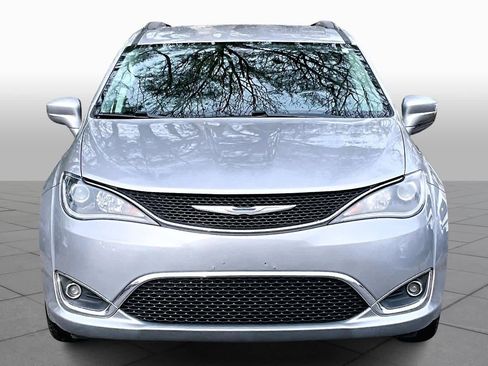 Used 2017 Chrysler Pacifica Touring-L image 3